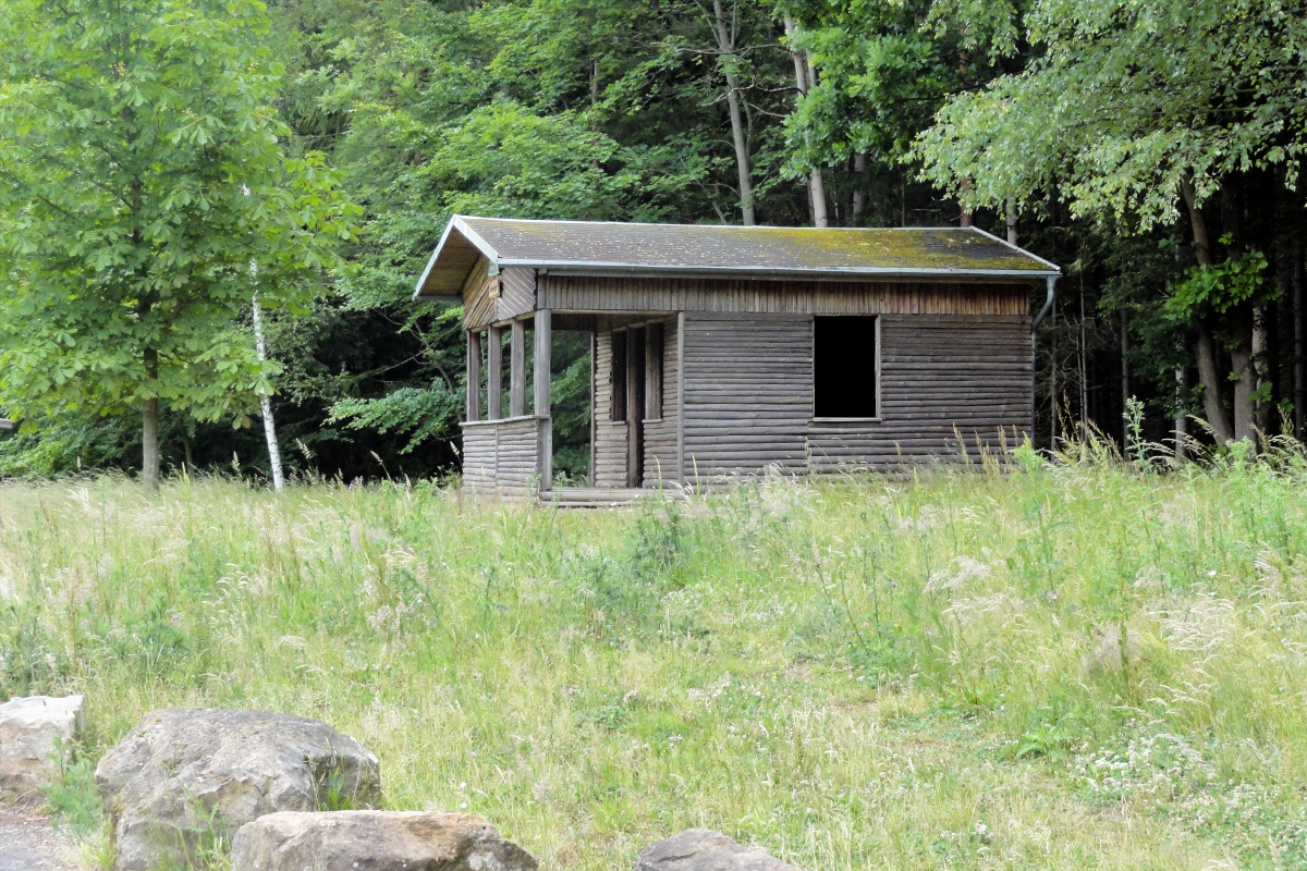 Schutzhütte Kammerlöcher (zwischen Geraberg und Angelroda)